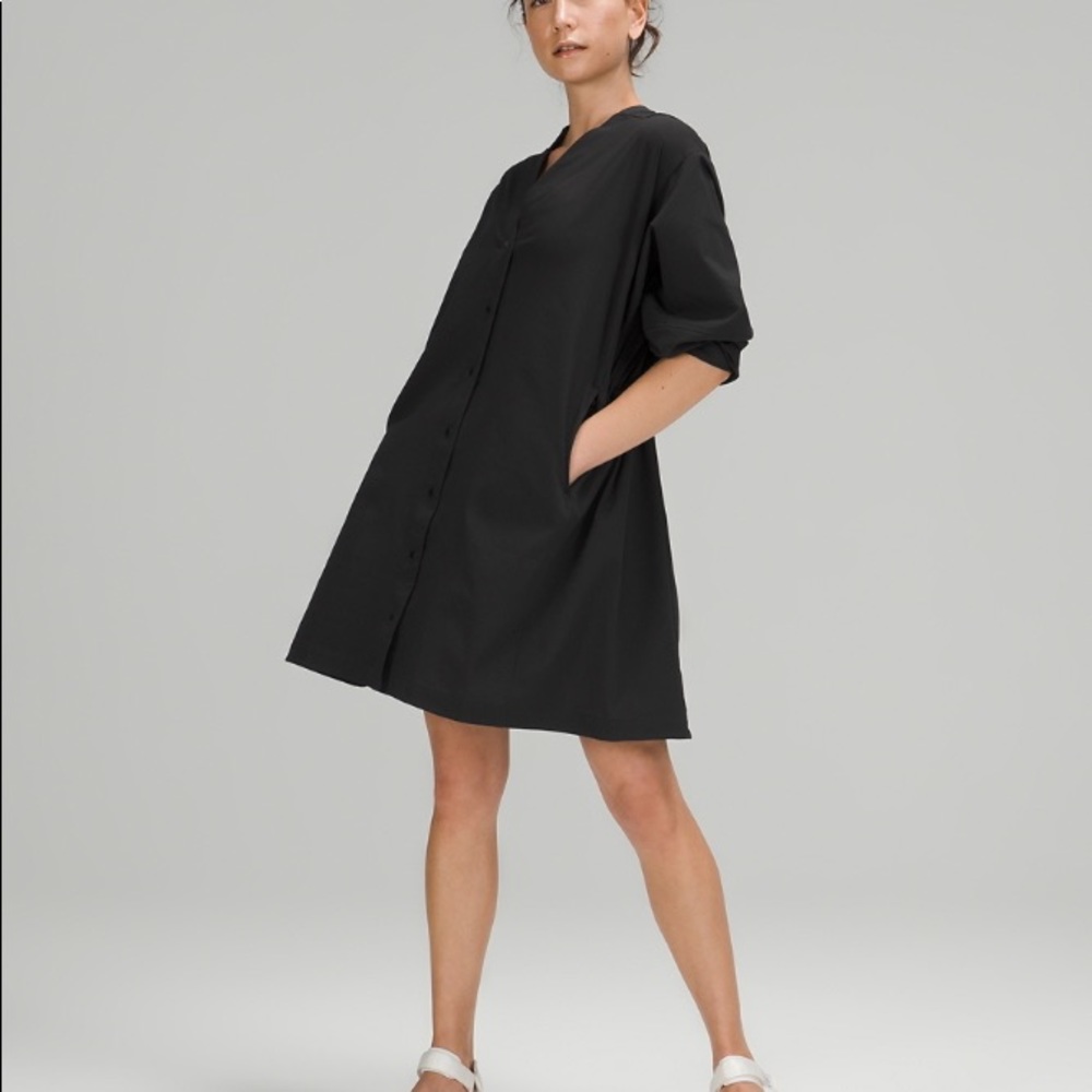 NWT LULULEMON Ventlight button front dress 6